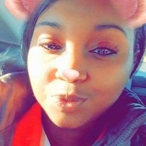 Meet your Posher, Tia